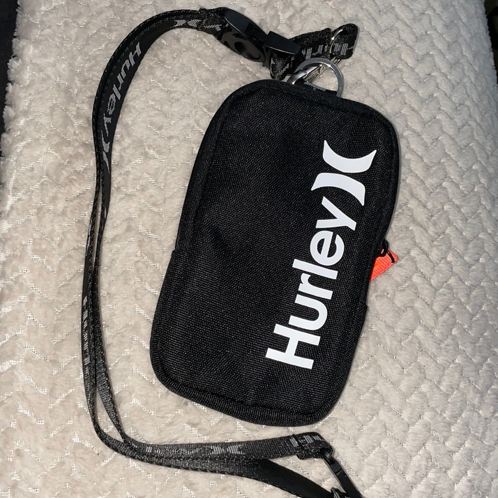 Hurley Pouch